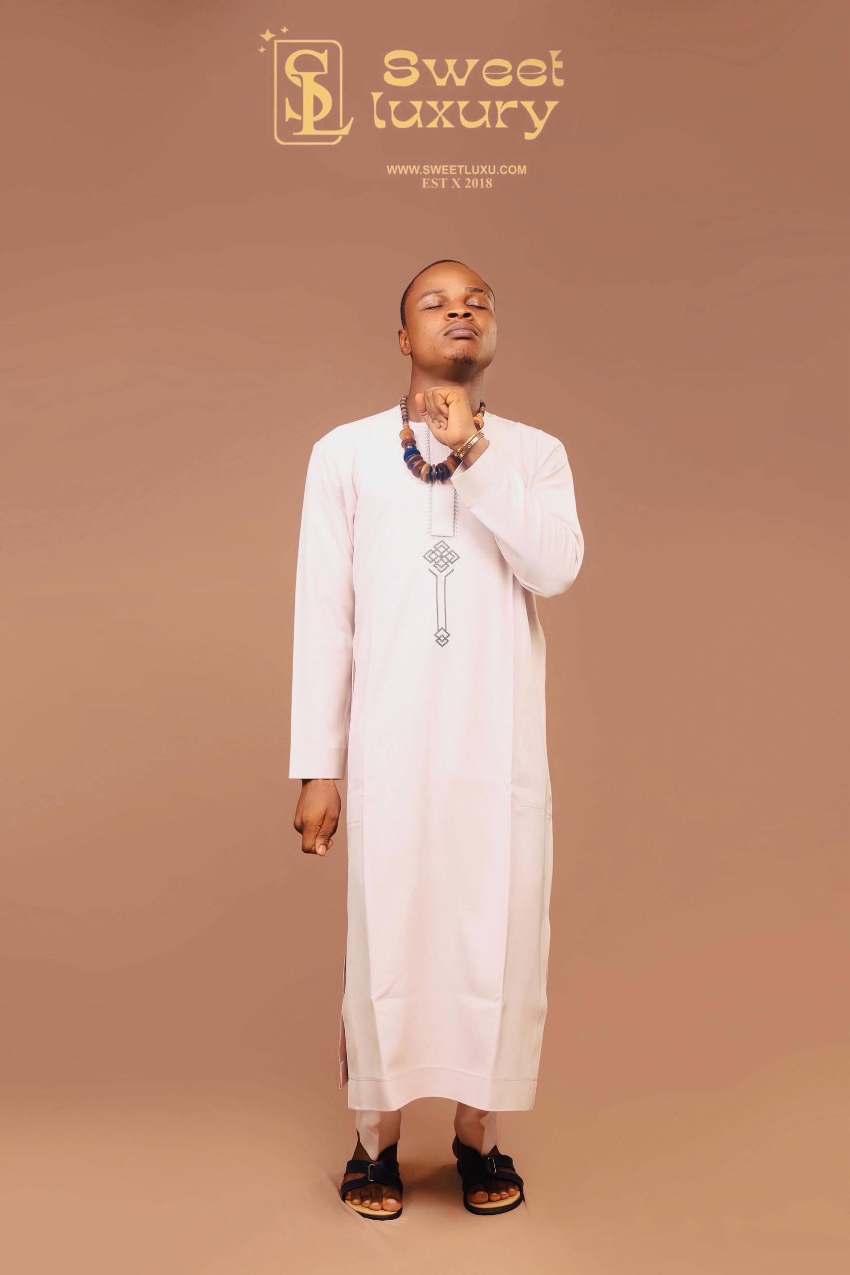 Heritage Pristine White Embroidered Kaftan – Artisanal Luxury